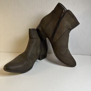 White Mountain Women's Ankle Boot Brown Size 7.5